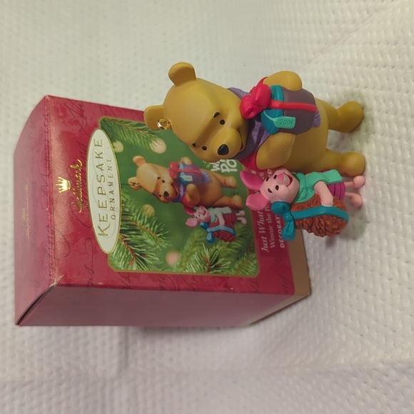 Hallmark Keepsake Winnie the Pooh Collection , Just what they wanted, ornament - Picture 1 of 6